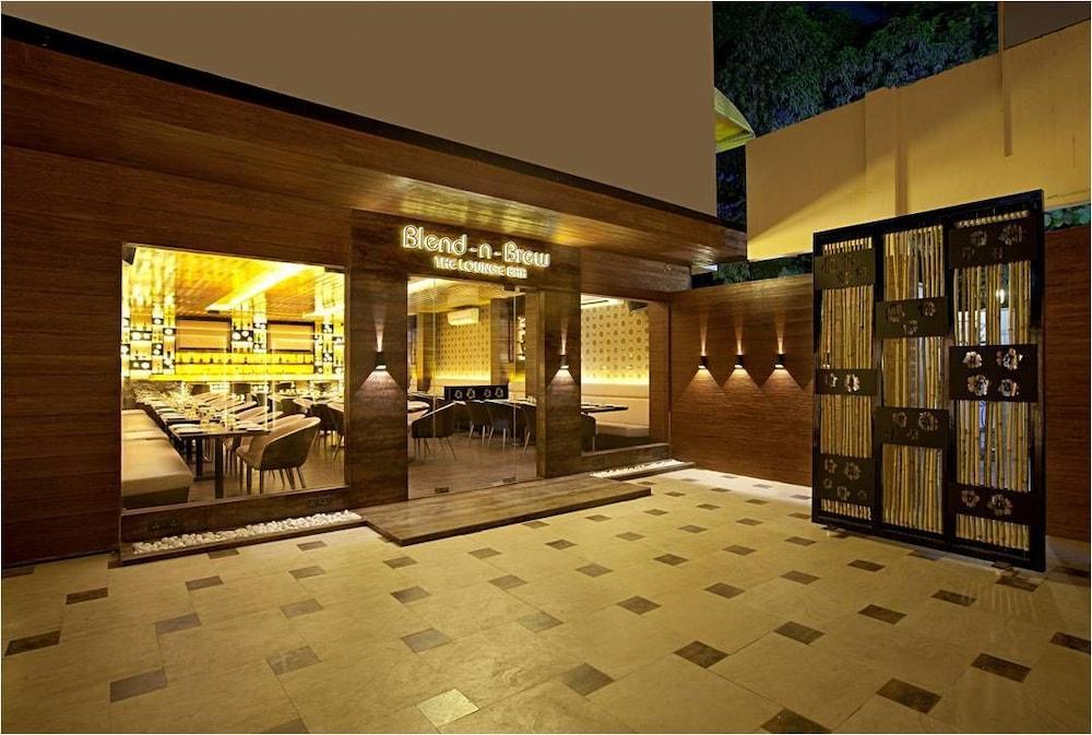 Hotel Plaza Bombay Esterno foto
